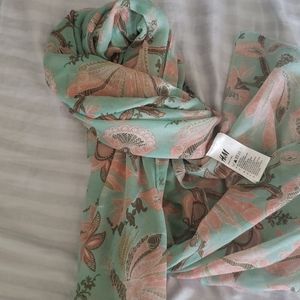 Adorable! Beautiful pastel scarf from H&M